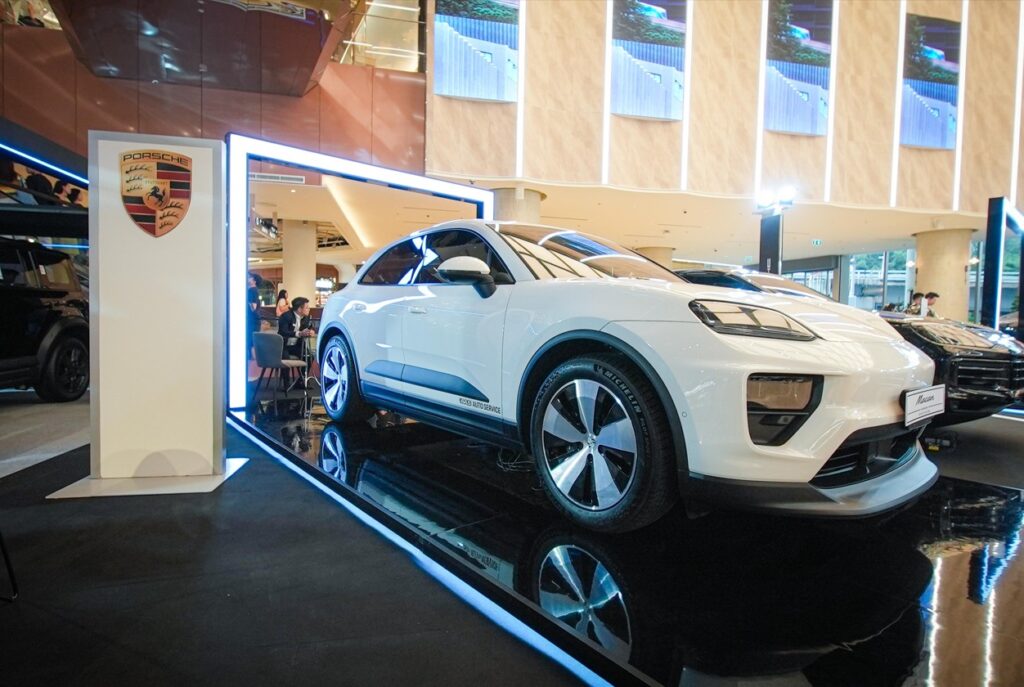 AAS Porsche Roadshow at Central Park