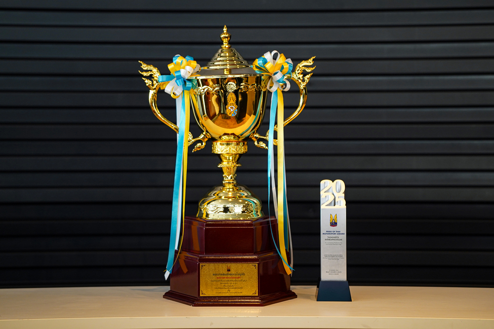 “เต๊อะ วุฒิกร – เติ้น ทัศนพล” อินทรภูวศักดิ์ คว้าแชมป์ประเทศไทย TSS 2025 ถ้วยพระราชทานฯ พร้อมรับรางวัล Pride of Thai Motorsport Award ประจำปี 2025