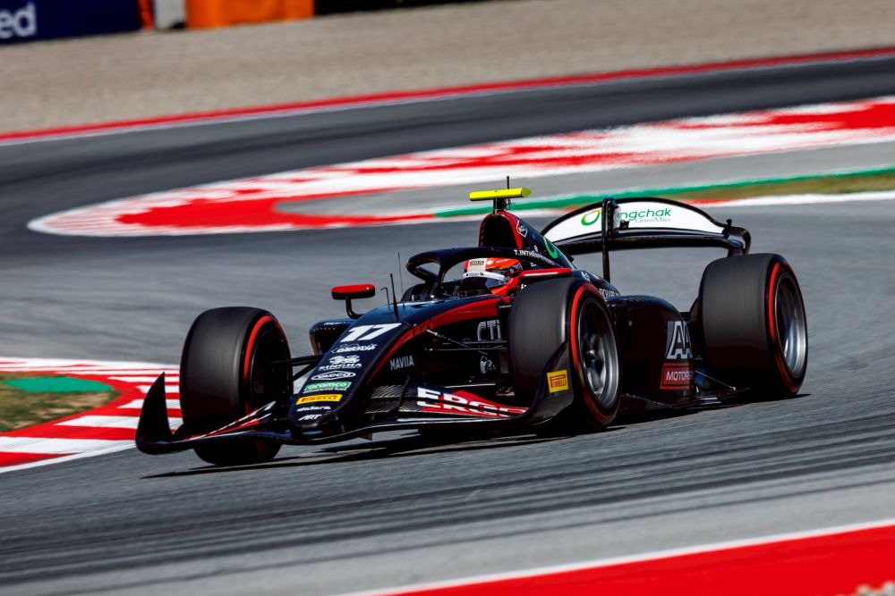 "เติ้น ทัศนพล" โชว์ฟอร์มแกร่ง ฝ่าศึก FIA F2 คว้า “Top 10” ที่บาร์เซโลนา