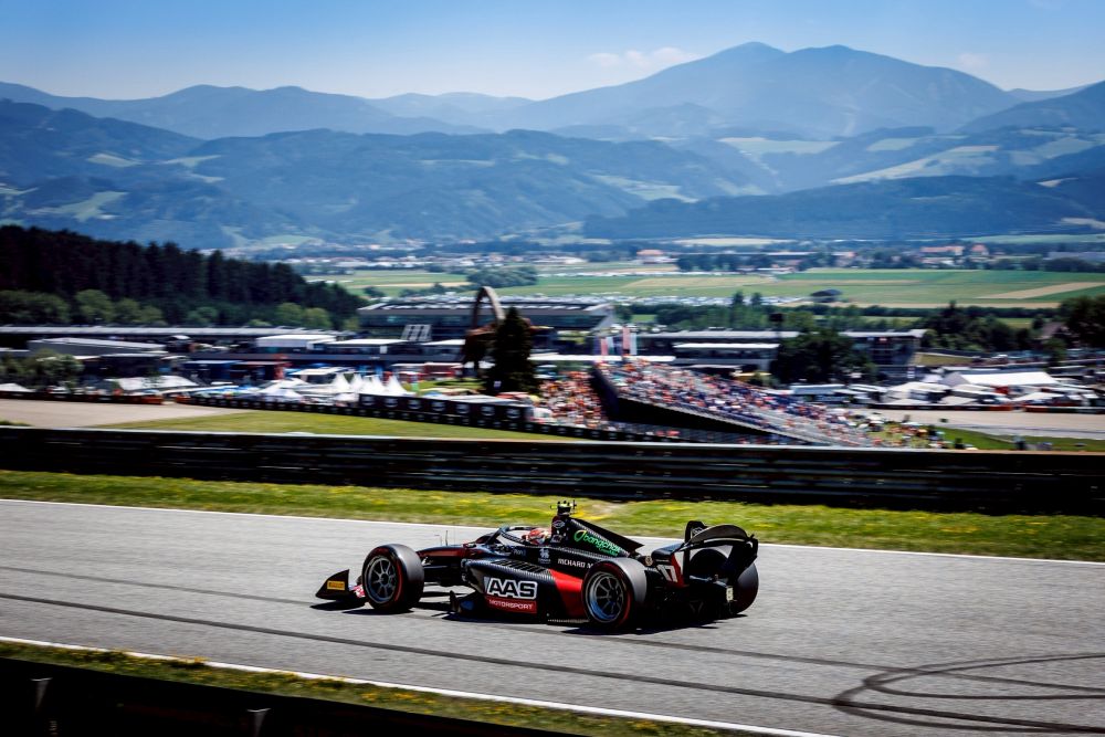 "เติ้น ทัศนพล" คว้า Top 5 ศึก FIA F2 เก็บคะแนนสำคัญ ณ เรดบูลล์ ริง สนามตำนานความเร็ว